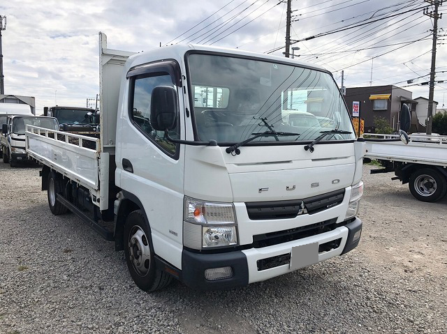 三菱ふそうキャンター平ボディ小型（2t・3t）[写真03]