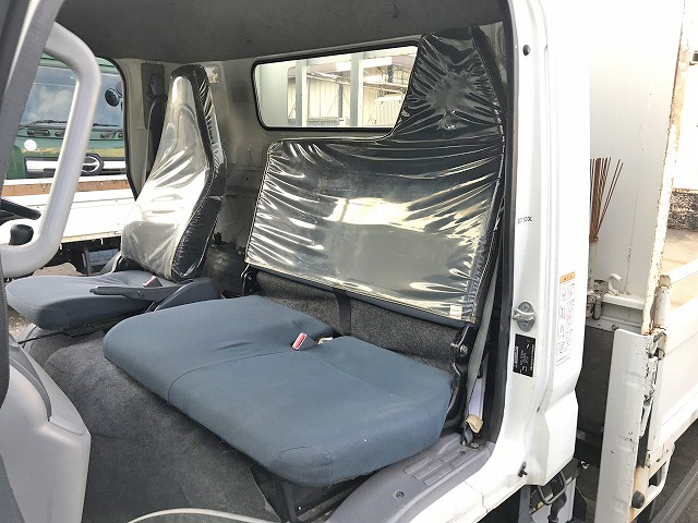三菱ふそうキャンター平ボディ小型（2t・3t）[写真30]