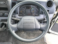 三菱ふそうキャンター平ボディ小型（2t・3t）[写真33]