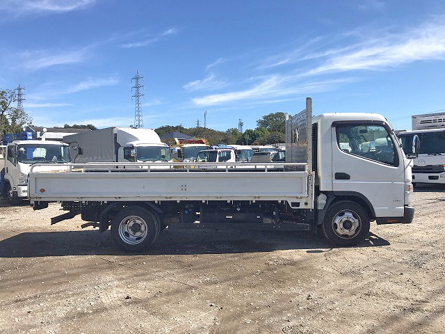 三菱ふそうキャンター平ボディ小型（2t・3t）[写真06]