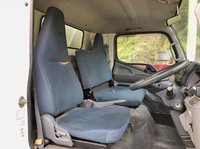 三菱ふそうキャンターアルミバン小型（2t・3t）[写真33]