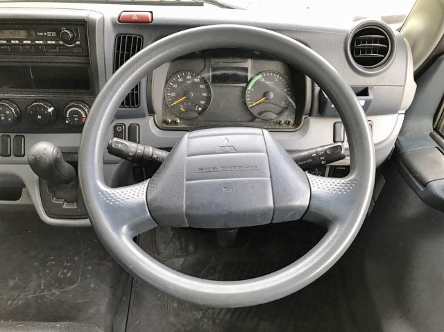 三菱ふそうキャンターアルミバン小型（2t・3t）[写真36]