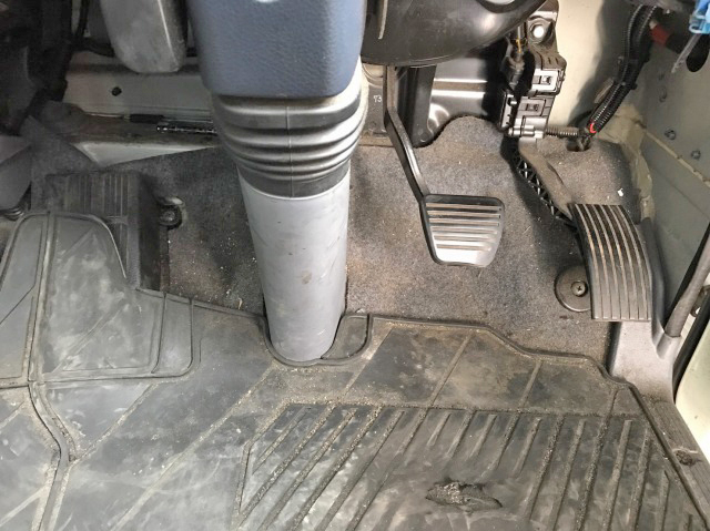 三菱ふそうキャンターアルミバン小型（2t・3t）[写真39]