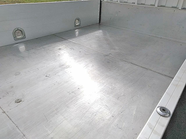 三菱ふそうキャンターガッツアルミブロック小型（2t・3t）[写真10]