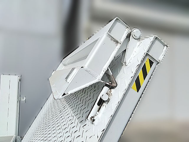 三菱ふそうキャンターガッツアルミブロック小型（2t・3t）[写真16]