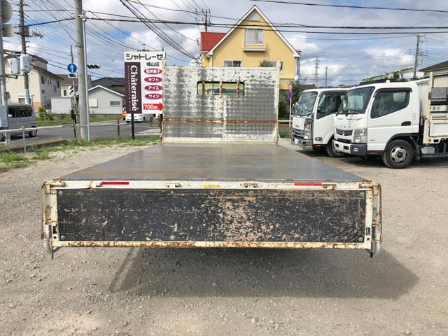 三菱ふそうキャンター平ボディ小型（2t・3t）[写真10]