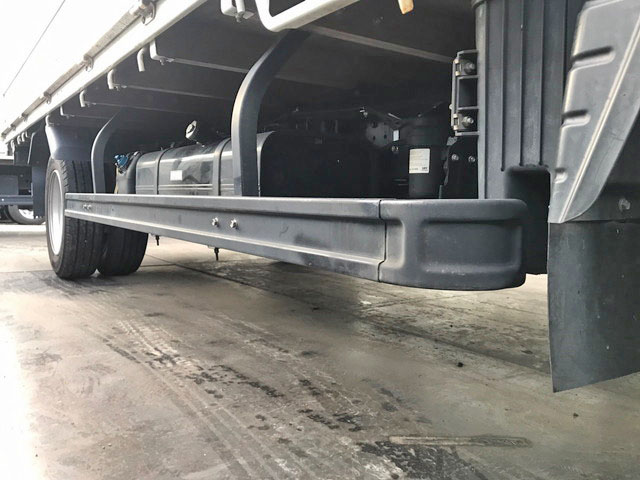 三菱ふそうキャンター平ボディ小型（2t・3t）[写真17]