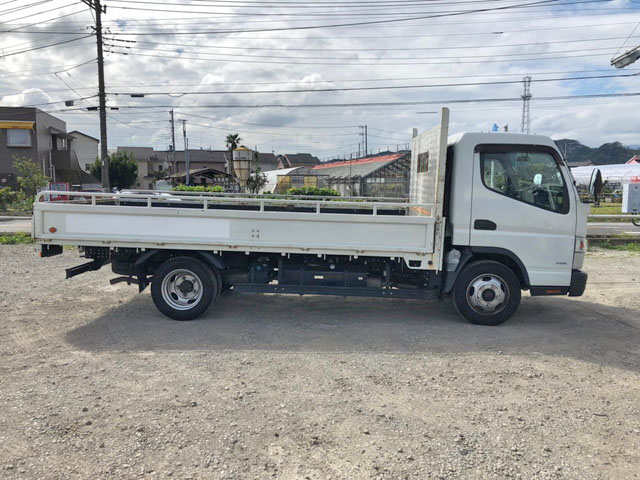 三菱ふそうキャンター平ボディ小型（2t・3t）[写真06]