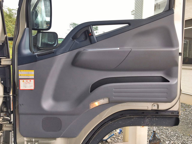 三菱ふそうキャンター冷凍車（冷蔵車）小型（2t・3t）[写真28]