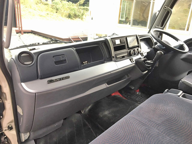 三菱ふそうキャンター冷凍車（冷蔵車）小型（2t・3t）[写真32]