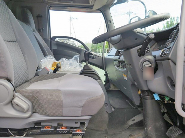 いすゞフォワードセルフクレーン4段増トン（6t・8t）[写真30]