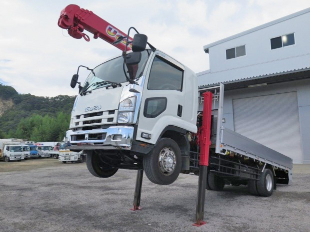 いすゞフォワードセルフクレーン4段増トン（6t・8t）[写真05]