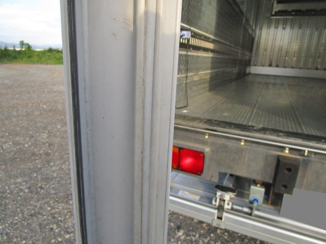 日野レンジャー冷凍車（冷蔵車）中型（4t）[写真12]