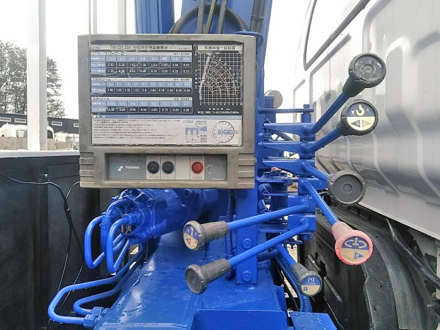 いすゞエルフクレーン4段小型（2t・3t）[写真20]