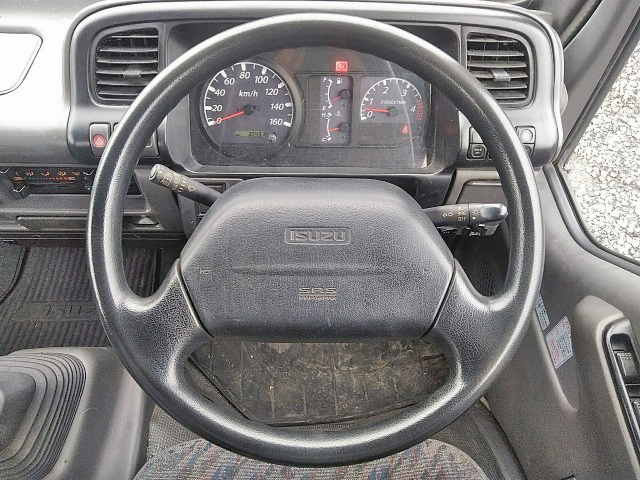 いすゞエルフクレーン4段小型（2t・3t）[写真35]