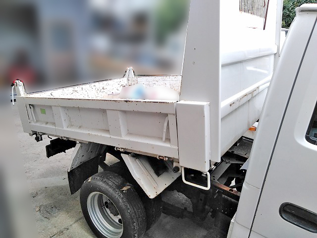 いすゞエルフダブルキャブ・ダンプ小型（2t・3t）[写真04]