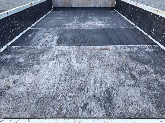 いすゞエルフ平ボディ小型（2t・3t）[写真13]