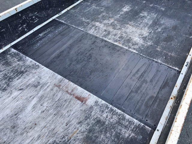 いすゞエルフ平ボディ小型（2t・3t）[写真15]