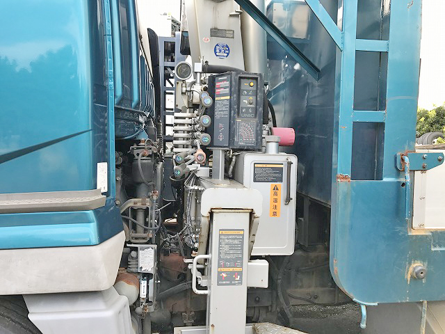 三菱ふそうスーパーグレートユニック4段大型（10t）[写真14]