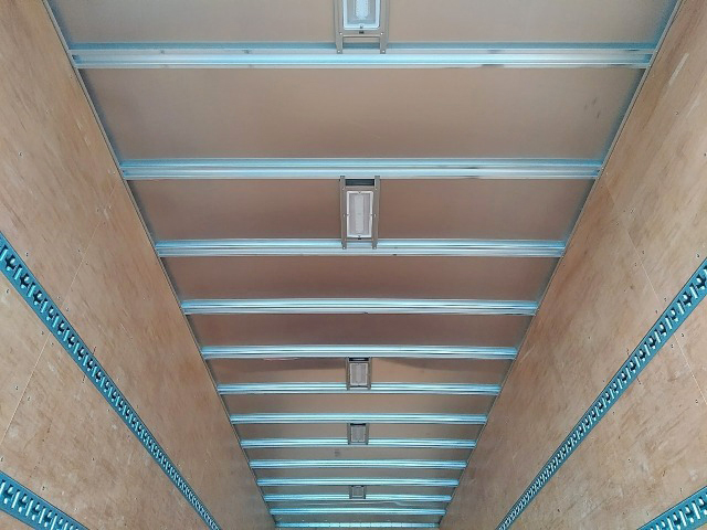 日野レンジャーアルミバン中型（4t）[写真10]