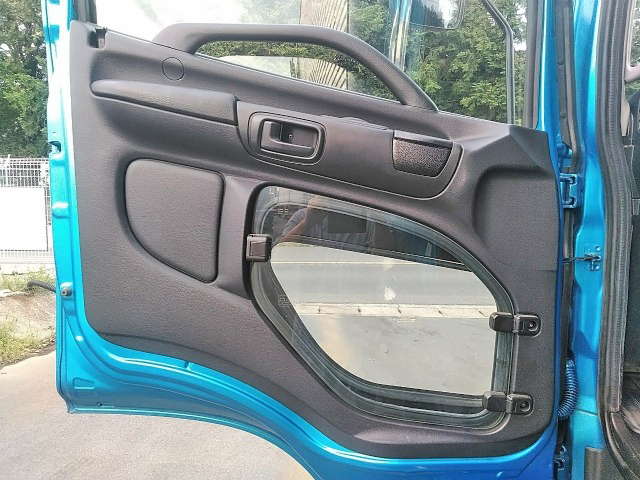 日野レンジャーアルミバン中型（4t）[写真28]