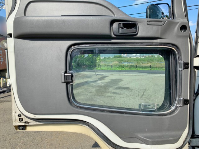 いすゞフォワードクレーン4段増トン（6t・8t）[写真31]