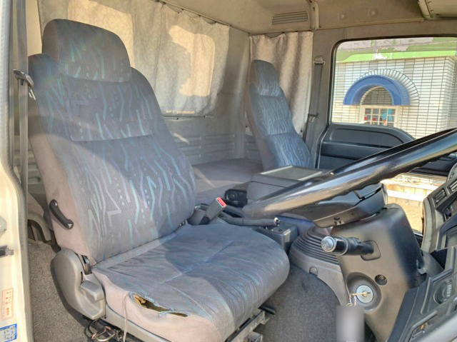 いすゞフォワードクレーン4段増トン（6t・8t）[写真34]