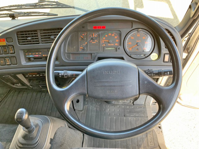 いすゞフォワードクレーン4段増トン（6t・8t）[写真37]