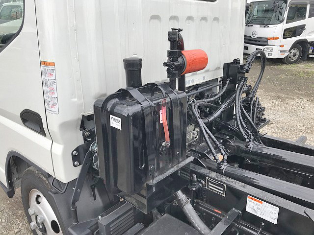 三菱ふそうキャンターアームロール小型（2t・3t）[写真13]