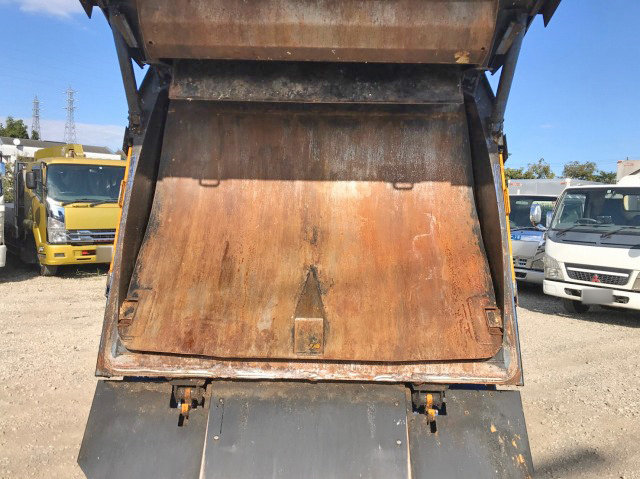 いすゞエルフパッカー車（塵芥車）小型（2t・3t）[写真11]