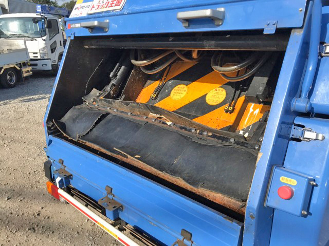 いすゞエルフパッカー車（塵芥車）小型（2t・3t）[写真14]