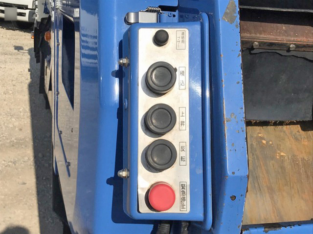 いすゞエルフパッカー車（塵芥車）小型（2t・3t）[写真17]