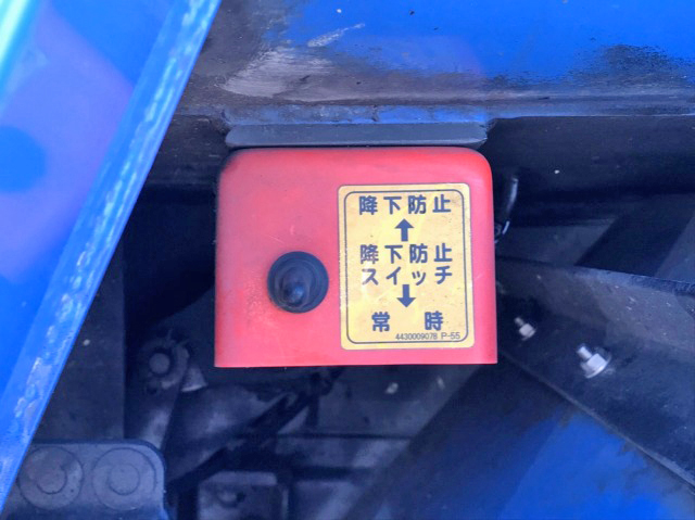 いすゞエルフパッカー車（塵芥車）小型（2t・3t）[写真19]