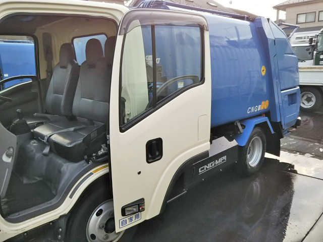 いすゞエルフパッカー車（塵芥車）小型（2t・3t）[写真27]