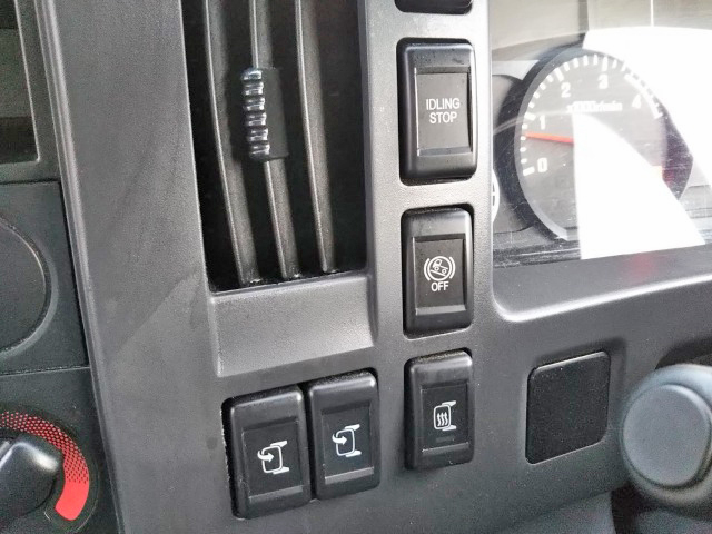 いすゞエルフパッカー車（塵芥車）小型（2t・3t）[写真37]