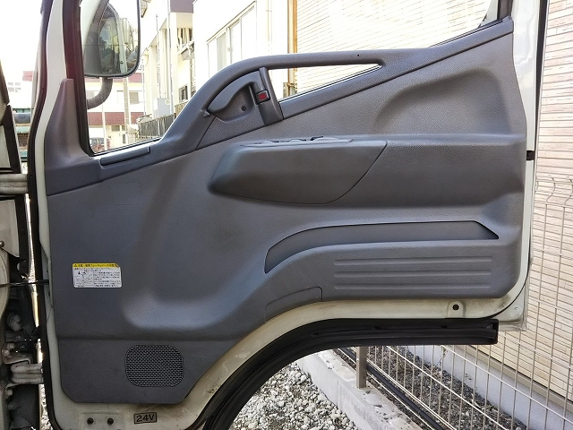 三菱ふそうキャンタークレーン3段小型（2t・3t）[写真28]