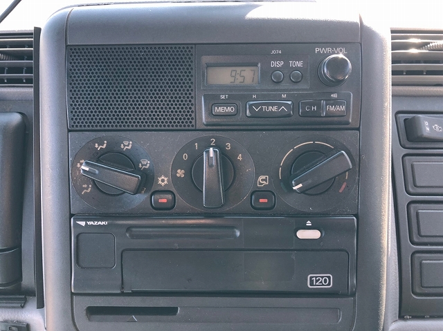 三菱ふそうキャンタークレーン3段小型（2t・3t）[写真34]