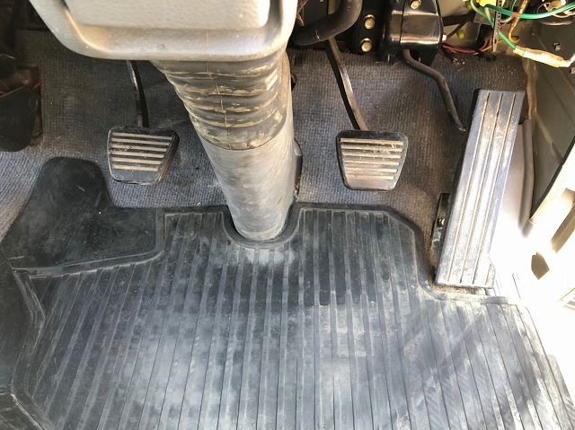 三菱ふそうキャンタークレーン3段小型（2t・3t）[写真39]