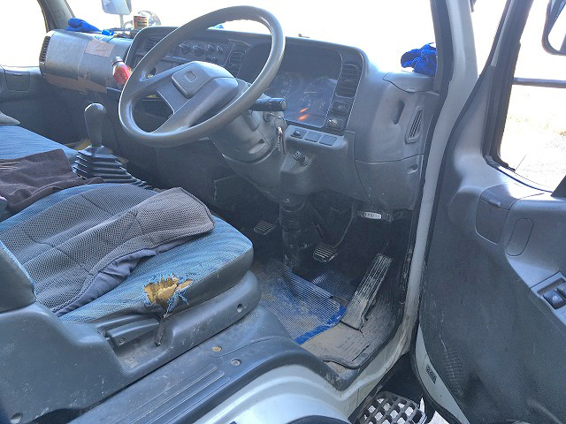 三菱ふそうキャンタークレーン4段小型（2t・3t）[写真21]