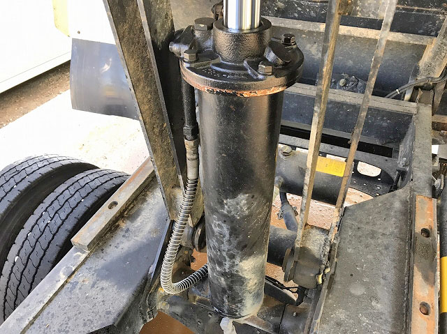 いすゞフォワードダンプ中型（4t）[写真15]