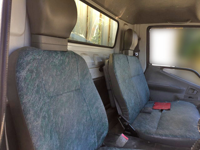 三菱ふそうキャンター平ボディ小型（2t・3t）[写真12]