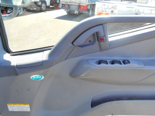 三菱ふそうキャンター平ボディ小型（2t・3t）[写真22]