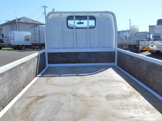三菱ふそうキャンター平ボディ小型（2t・3t）[写真05]