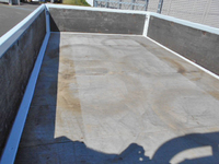 三菱ふそうキャンター平ボディ小型（2t・3t）[写真06]