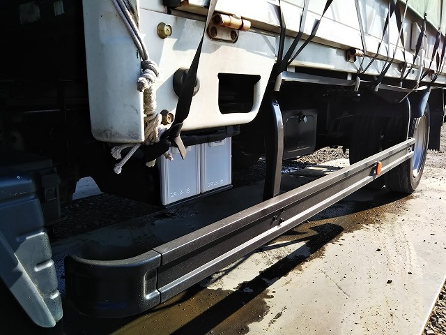 三菱ふそうキャンター幌車小型（2t・3t）[写真21]