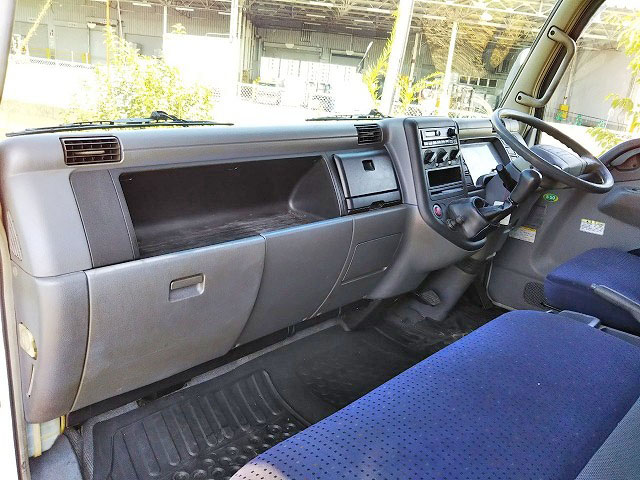 三菱ふそうキャンター幌車小型（2t・3t）[写真33]