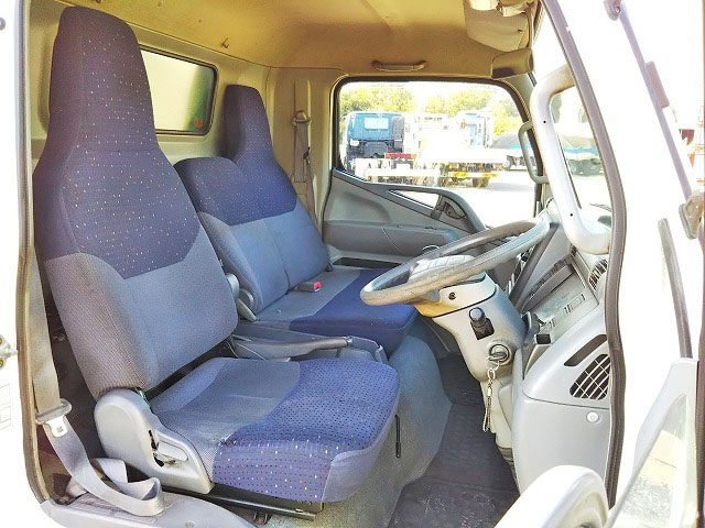 三菱ふそうキャンター幌車小型（2t・3t）[写真34]