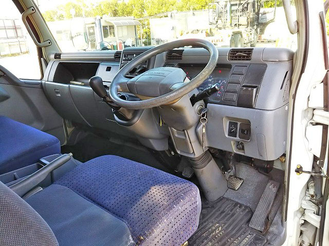 三菱ふそうキャンター幌車小型（2t・3t）[写真35]