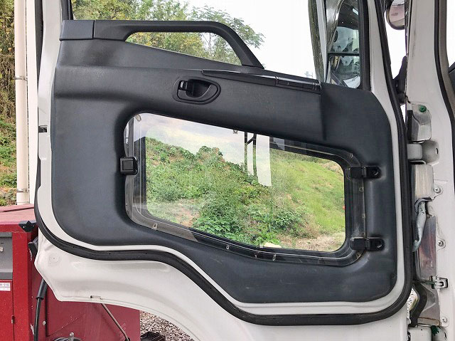 三菱ふそうスーパーグレートアームロール大型（10t）[写真26]