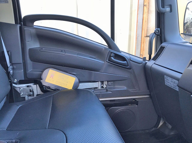 いすゞエルフパッカー車（塵芥車）小型（2t・3t）[写真28]